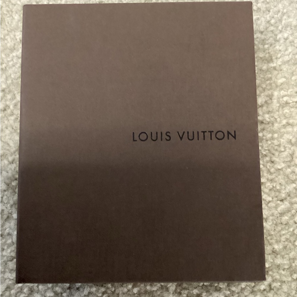 LV Wallet Box